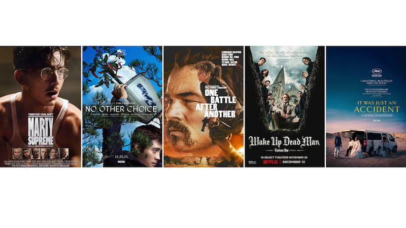 Esta fotografía combinada muestra el arte promocional de las películas "Marty Supreme", de...