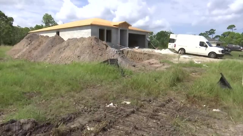 Familia hispana enfrenta cargos por presunto fraude en construcciones de más de $12 millones....
