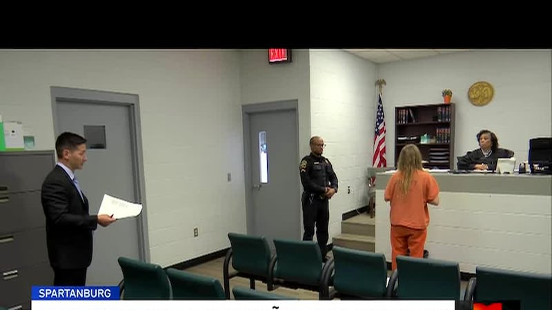 Madre acusada de apuñalar a sus hijos en Spartanburg. Se le denegó la libertad bajo fianza....